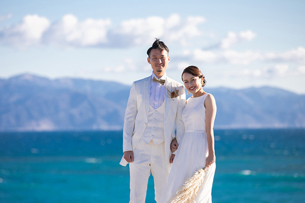 静岡市・富士市・沼津市の結婚式プロデュースと無料式場紹介の「はなといろ」の駿河湾を背景に海を望むロケーションの画像