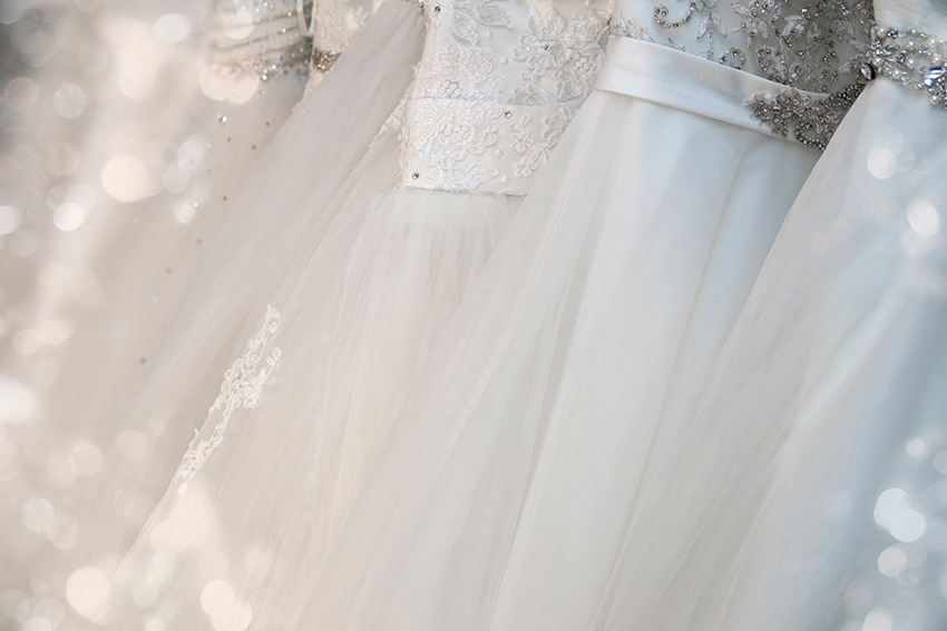 静岡市・富士市・沼津市の結婚式プロデュースと無料式場紹介の「はなといろ」のドレス選びのイメージ画像