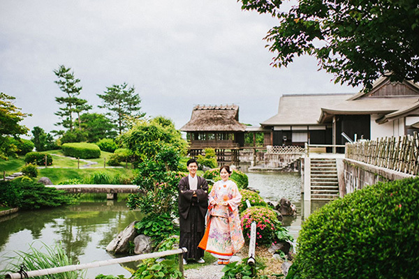 静岡市・富士市・沼津市の結婚式プロデュースと無料式場紹介の「はなといろ」のガーデン＆プールでの結婚式スタイル・日本庭園でのフォトウエディング